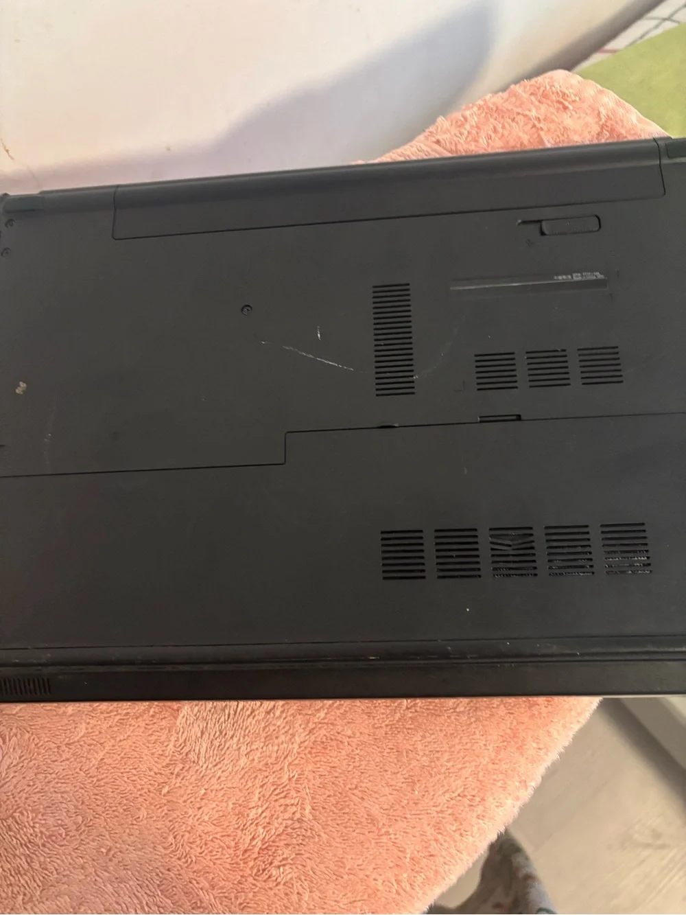 Dell Black Laptop-no charger